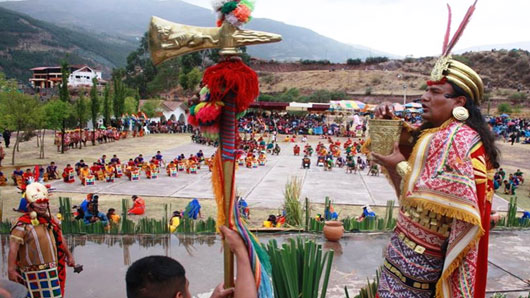 El Inca en el Qocha Raymi