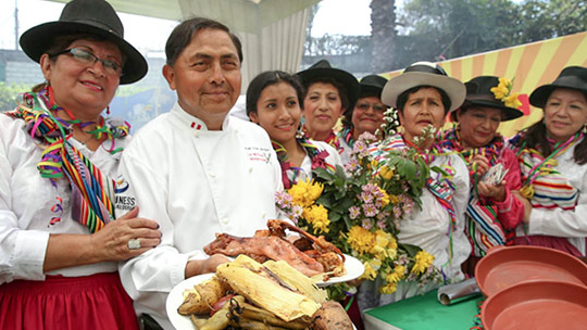 El huantino Hugo Crespo, récord Guinness, por la pachamanca más grande del mundo