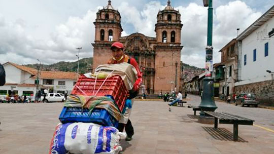 Cargando mercadería para los mercados