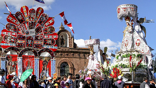 Entrada de las vírgenes a la Plaza de Armas del Cusco