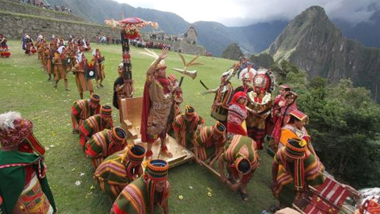 El Inca en Machu Picchu